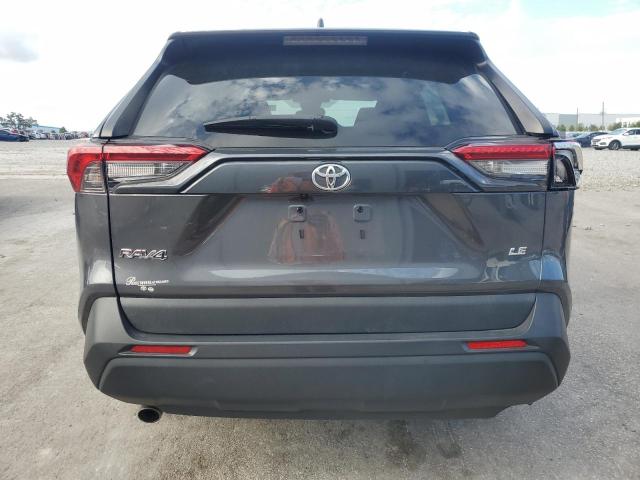 2T3H1RFV9PC249573 - 2023 TOYOTA RAV4 LE 灰色 照片 6