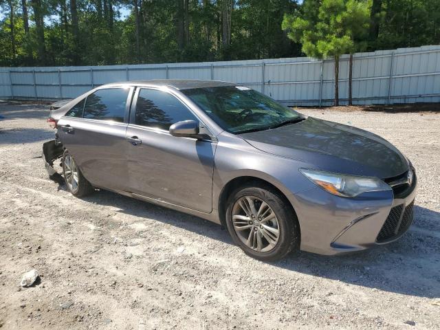 4T1BF1FK4HU653646 - 2017 TOYOTA CAMRY LE 石墨色 照片 4