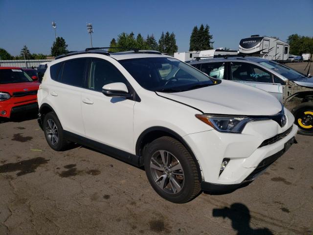 JTMRFREV4GJ069373 - 2016 TOYOTA RAV4 XLE 白色 照片 4