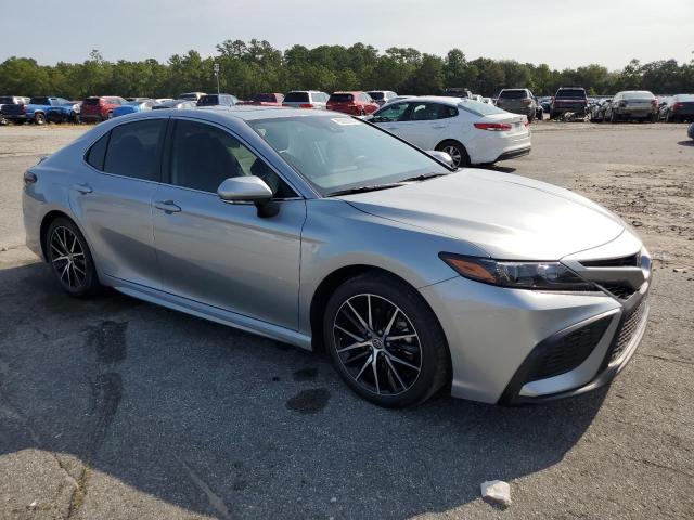 4T1T11AK7PU830506 - 2023 TOYOTA CAMRY SE NIGHT SHADE SILVER photo 4