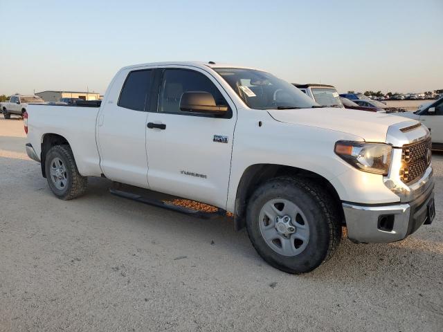 5TFUW5F17JX739274 - 2018 TOYOTA TUNDRA DOUBLE CAB SR/SR5 WHITE photo 4