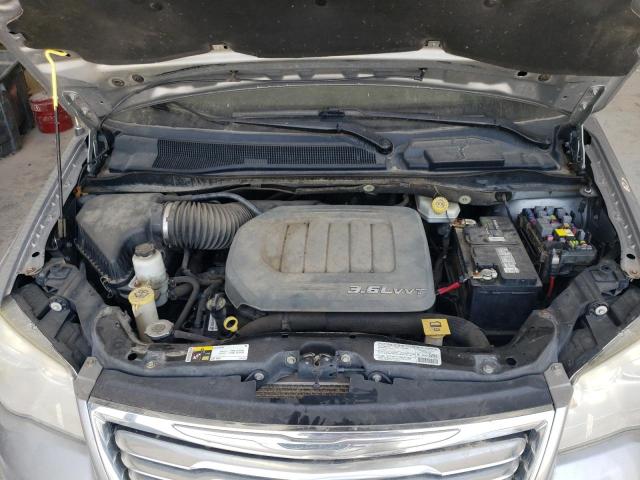 2C4RC1CG5DR647597 - 2013 CHRYSLER TOWN & COU TOURING L SILVER photo 12