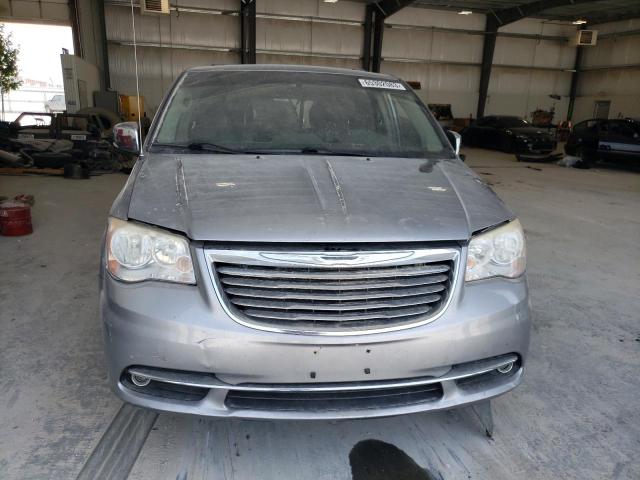 2C4RC1CG5DR647597 - 2013 CHRYSLER TOWN & COU TOURING L SILVER photo 5