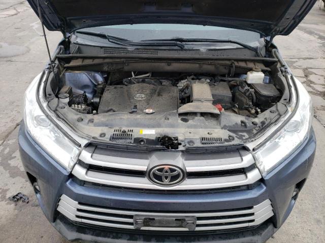 5TDJZRFHXKS733541 - 2019 TOYOTA HIGHLANDER SE BLUE photo 12