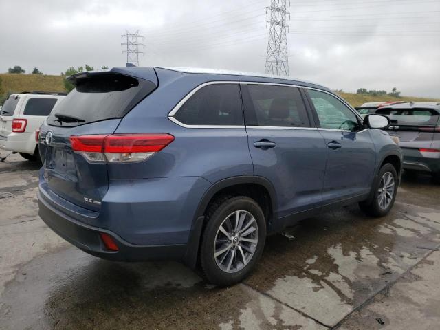 5TDJZRFHXKS733541 - 2019 TOYOTA HIGHLANDER SE BLUE photo 3