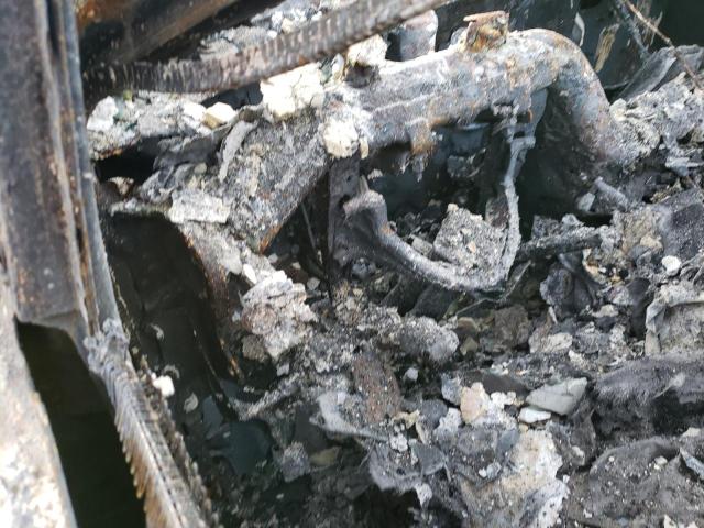 3GNGK26KX7G138588 - 2007 CHEVROLET SUBURBAN K2500 BURN photo 9