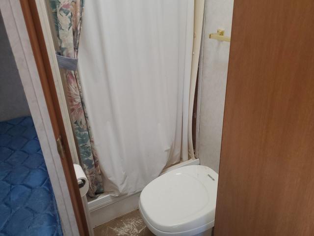 1EC1C2422W4268403 - 1998 HEARTLAND PROWLER Blanco foto 8