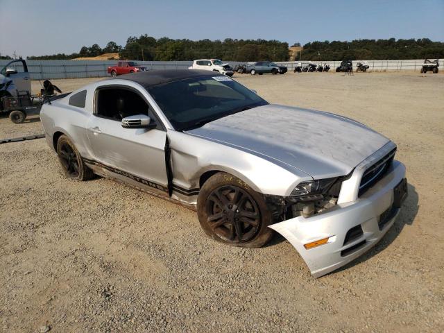 1ZVBP8AM7E5287686 - 2014 FORD MUSTANG SILVER photo 4