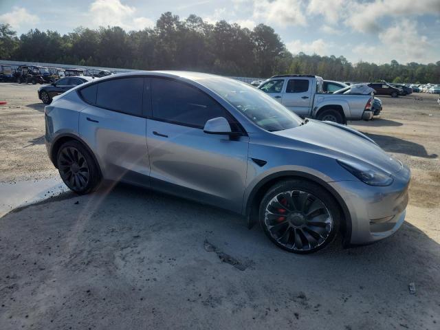 7SAYGDEF9RA325845 - 2024 TESLA MODEL Y Մոխրագույն լուսանկար 4