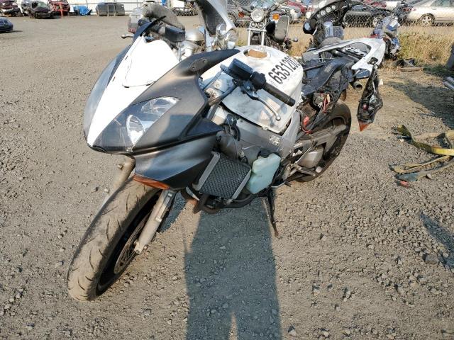 JH2RC46174M600171 - 2004 HONDA VFR800 TWO TONE photo 2