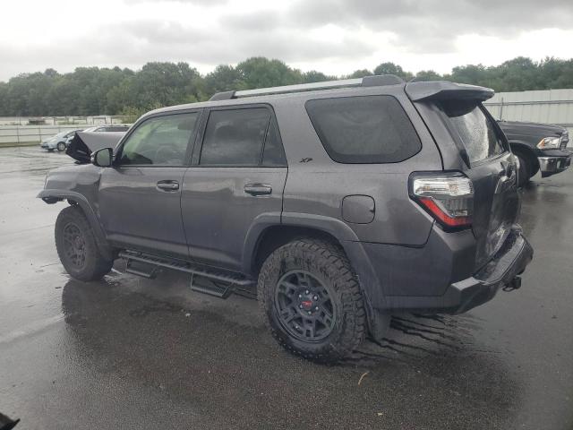 JTEZU5JR5K5196332 - 2019 TOYOTA 4RUNNER SR5 GRAY photo 2