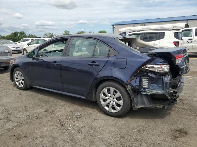 5YFEPMAE9MP259990 - 2021 TOYOTA COROLLA LE BLUE photo 2