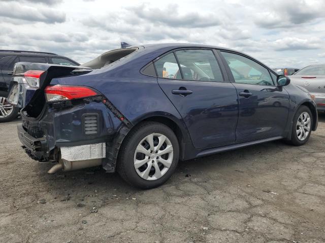 5YFEPMAE9MP259990 - 2021 TOYOTA COROLLA LE BLUE photo 3