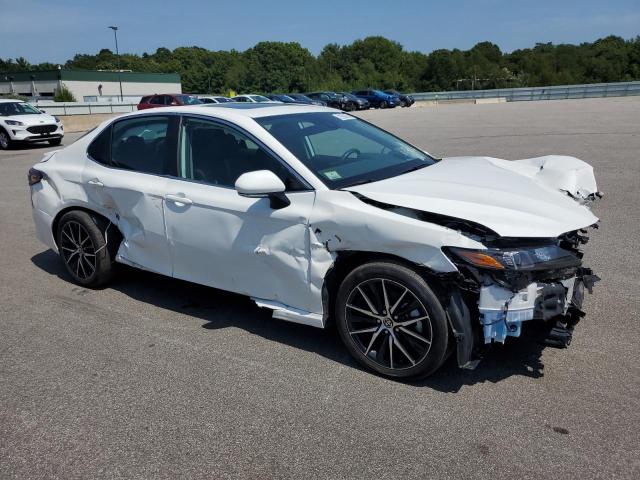 4T1G11BK3RU130646 - 2024 TOYOTA CAMRY SE NIGHT SHADE WHITE photo 4