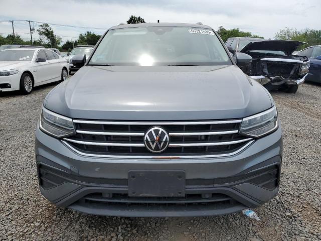 3VVMB7AX5PM037845 - 2023 VOLKSWAGEN TIGUAN SE ნაცრისფერი ფოტო 5