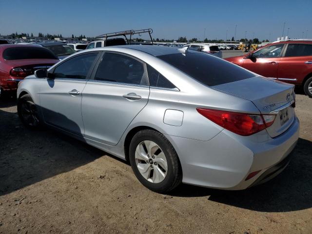 5NPEB4AC3EH807607 - 2014 HYUNDAI SONATA GLS SILVER photo 2