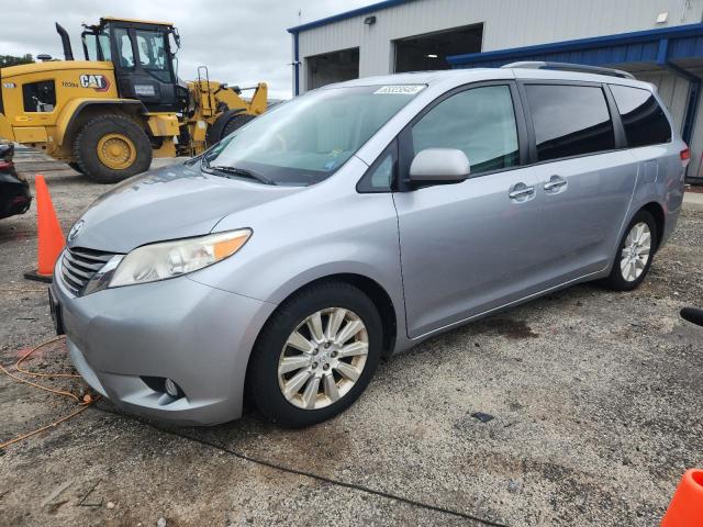 2011 TOYOTA SIENNA XLE, 