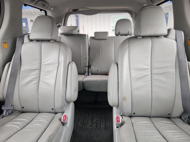 5TDDK3DC6BS017418 - 2011 TOYOTA SIENNA XLE SILVER photo 10