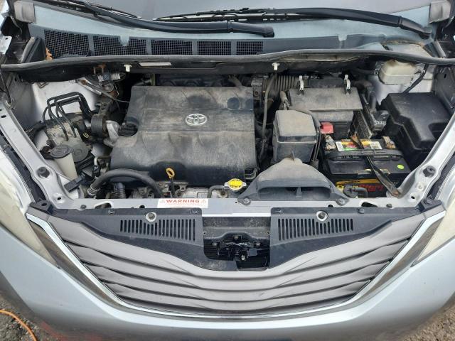 5TDDK3DC6BS017418 - 2011 TOYOTA SIENNA XLE SILVER photo 12