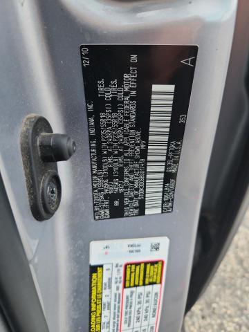 5TDDK3DC6BS017418 - 2011 TOYOTA SIENNA XLE SILVER photo 13