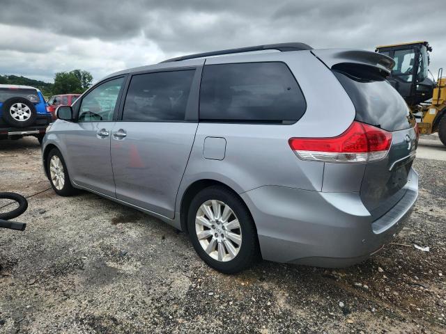 5TDDK3DC6BS017418 - 2011 TOYOTA SIENNA XLE SILVER photo 2