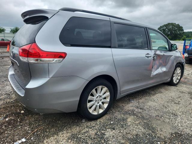 5TDDK3DC6BS017418 - 2011 TOYOTA SIENNA XLE SILVER photo 3