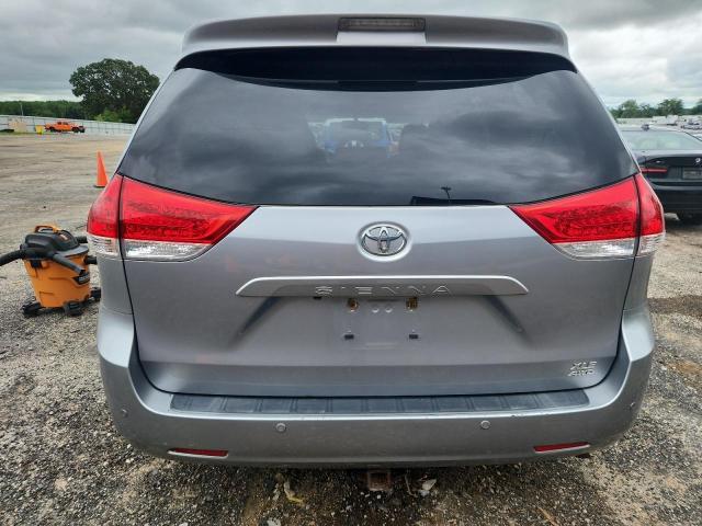 5TDDK3DC6BS017418 - 2011 TOYOTA SIENNA XLE SILVER photo 6