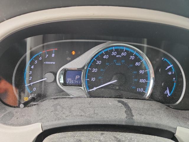 5TDDK3DC6BS017418 - 2011 TOYOTA SIENNA XLE SILVER photo 9