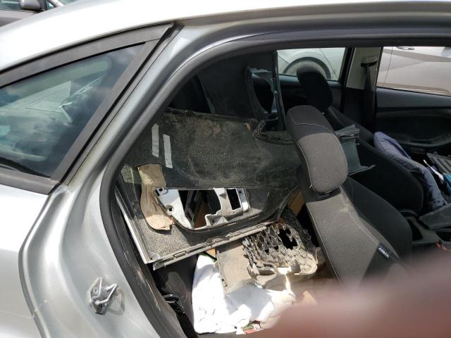 1FADP3E24JL249075 - 2018 FORD FOCUS S ვერცხლისფერი ფოტო 12