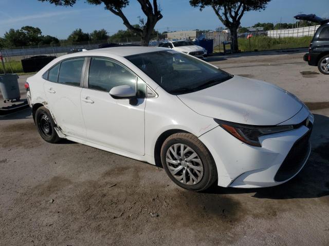 JTDEPRAE5LJ081575 - 2020 TOYOTA COROLLA LE WHITE photo 4