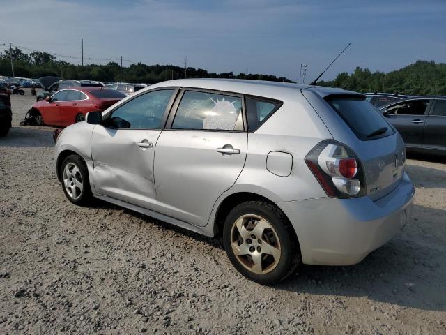 5Y2SL6E83AZ405817 - 2010 PONTIAC VIBE SILVER photo 2