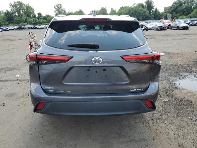 5TDGZRBHXMS548411 - 2021 TOYOTA HIGHLANDER XLE GRAY photo 6