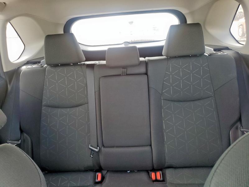 4T3RWRFV2RU120162 - 2024 TOYOTA RAV4 XLE თეთრი ფოტო 10