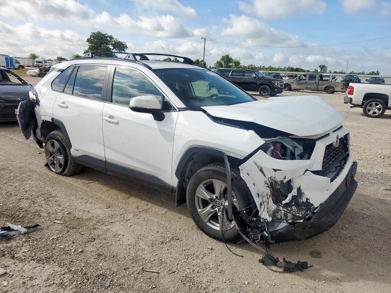 4T3RWRFV2RU120162 - 2024 TOYOTA RAV4 XLE თეთრი ფოტო 4