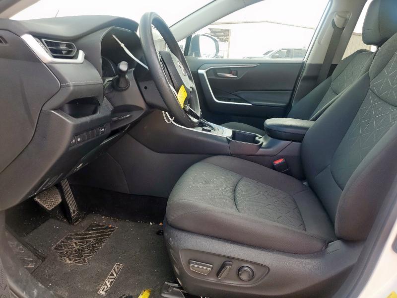 4T3RWRFV2RU120162 - 2024 TOYOTA RAV4 XLE თეთრი ფოტო 7