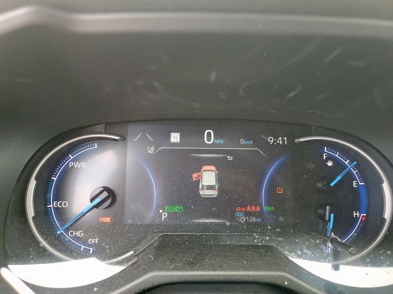 4T3RWRFV2RU120162 - 2024 TOYOTA RAV4 XLE თეთრი ფოტო 9