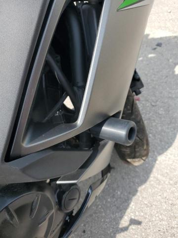 ML5EXER11RDAD5655 - 2024 KAWASAKI EX650 R Czarny zdjęcie 9