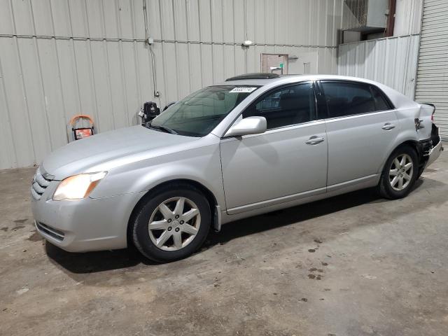 2006 TOYOTA AVALON XL, 