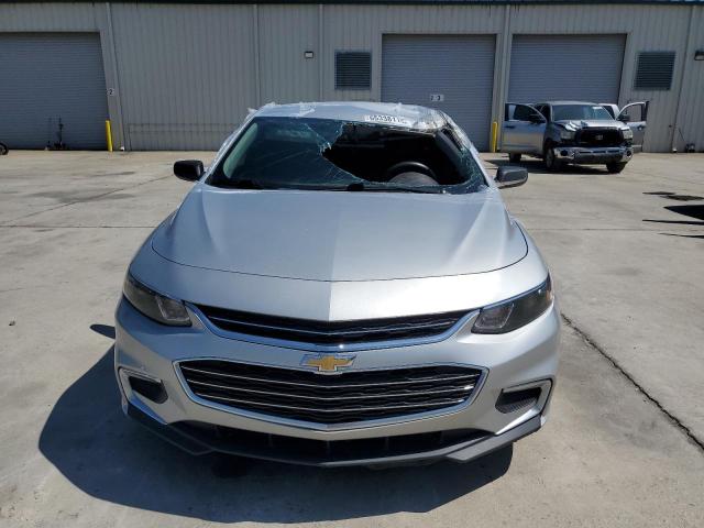 1G1ZB5ST1JF102372 - 2018 CHEVROLET MALIBU LS Srebrny zdjęcie 5