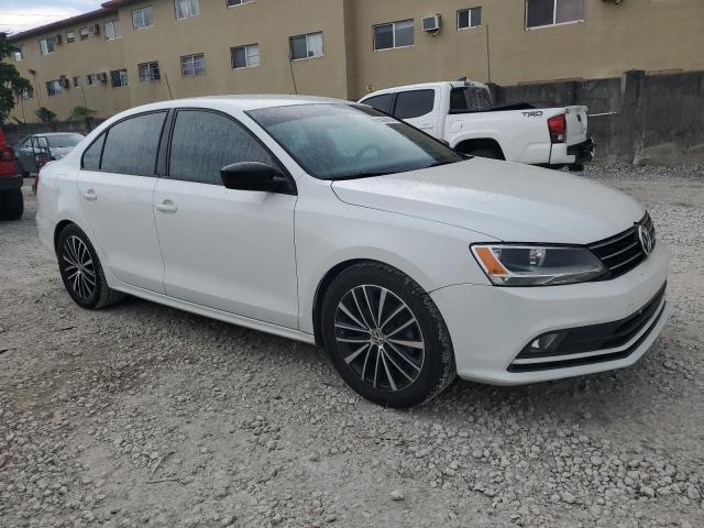 3VWD17AJ2GM376332 - 2016 VOLKSWAGEN JETTA SPORT WHITE photo 4