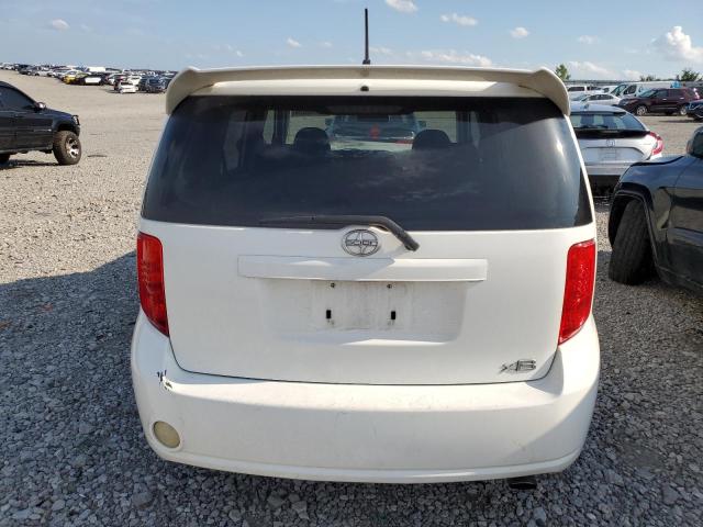 JTLKE50E981016050 - 2008 TOYOTA SCION XB WHITE photo 6