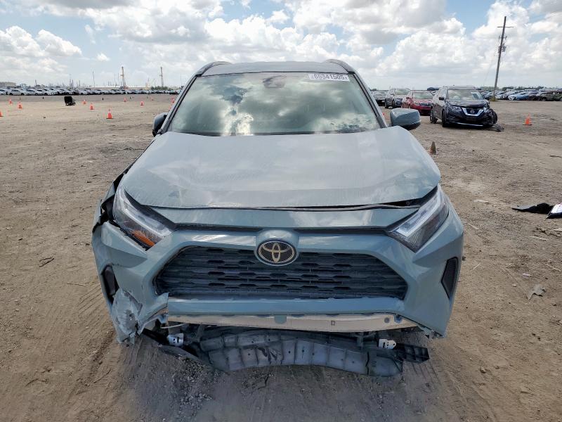 2T3W1RFV0PW264680 - 2023 TOYOTA RAV4 XLE GRAY photo 5