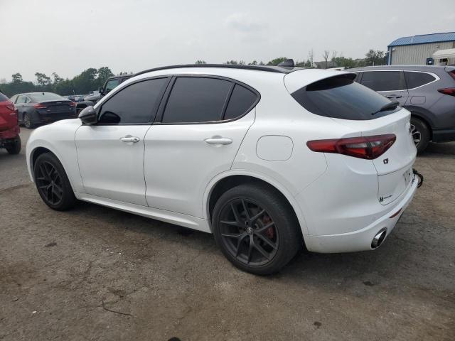 ZASPAKBN7M7D05886 - 2021 ALFA ROMEO STELVIO TI თეთრი ფოტო 2