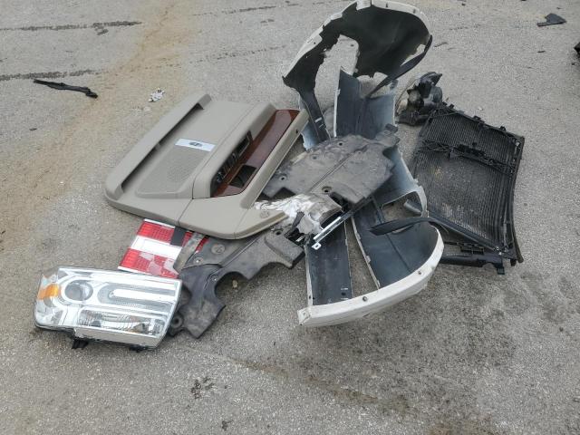 5LMJJ2J52CEL01151 - 2012 LINCOLN NAVIGATOR WHITE photo 13