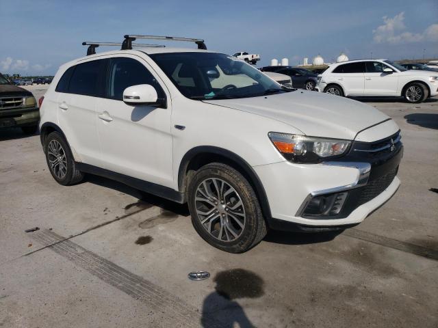 JA4AP3AU9KU024127 - 2019 MITSUBISHI OUTLANDER ES WHITE photo 4