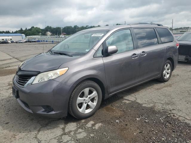 2013 TOYOTA SIENNA LE, 