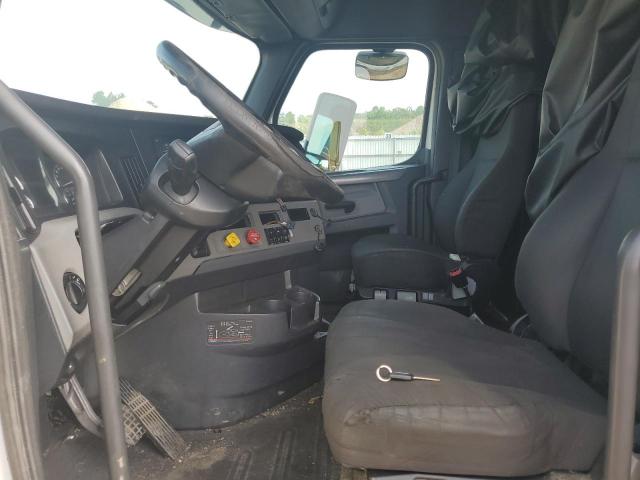 3AKJHHDR4KSKC9389 - 2019 FREIGHTLINER CASCADIA 1 Beyaz fotoğraf 5