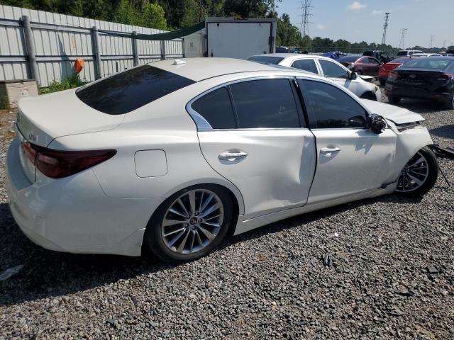 JN1EV7AP8JM365423 - 2018 INFINITI Q50 LUXE WHITE photo 3