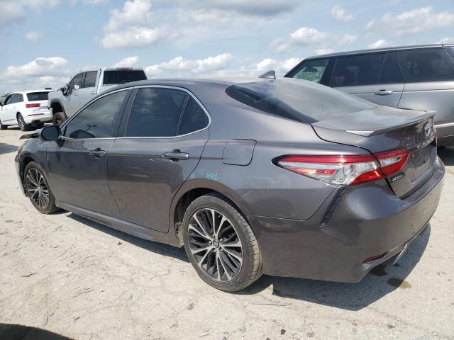 4T1B11HK9JU515294 - 2018 TOYOTA CAMRY L GRAY photo 2
