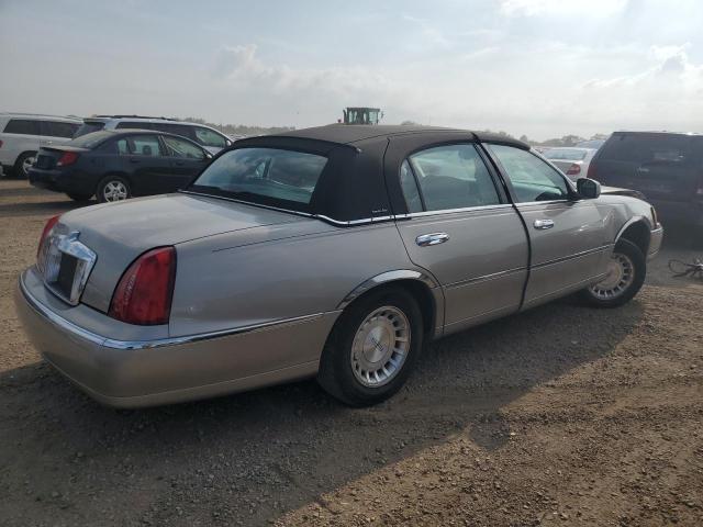 1LNHM81W2XY658788 - 1999 LINCOLN TOWN CAR EXECUTIVE CREAM photo 3